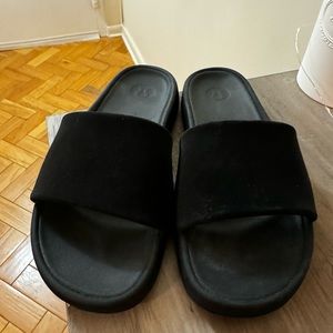 Lululemon Restfeel slide